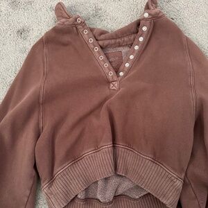 Long sleeve cropped sweatshirt